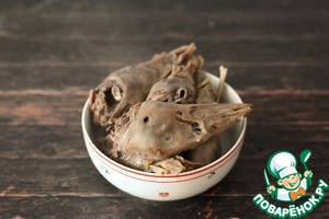 Рассольник с перловкой на утиных головах