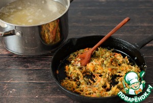 Рассольник с перловкой на утиных головах