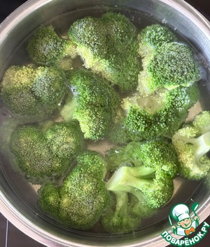 Раздавленная брокколи, запечённая с сыром