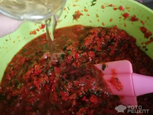 Рецепт: Аджика сырая быстрая - по-домашнему, типа "Лазыжан" Рецепт: Аджика сырая быстрая - по-домашнему, типа "Лазыжан"