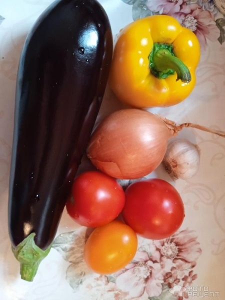 Рецепт: Баклажановый салат - С помидорами и болгарским перцем и хрустящими баклажанами: очень вкусный и полезный