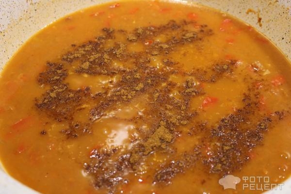 Рецепт: Бедро куриное по-венгерски - с луком и перцем