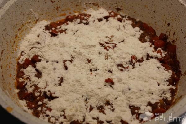 Рецепт: Бедро куриное по-венгерски - с луком и перцем