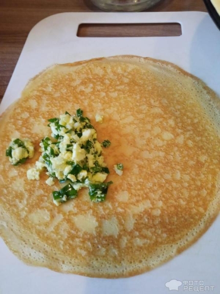 Рецепт: Блинные конвертики с начинкой - С зеленым луком и яйцом - альтернатива пирожкам! Рецепт: Блинные конвертики с начинкой - С зеленым луком и яйцом - альтернатива пирожкам!