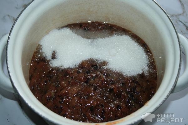 Рецепт: Булочки из слоеного теста - С двумя сливовыми соусами и двумя начинками