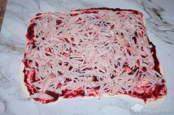 Рецепт: Булочки из слоеного теста - С двумя сливовыми соусами и двумя начинками