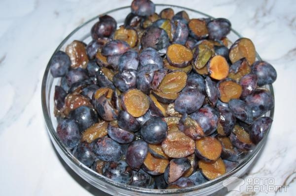 Рецепт: Булочки из слоеного теста - С двумя сливовыми соусами и двумя начинками