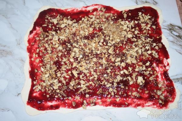 Рецепт: Булочки из слоеного теста - С двумя сливовыми соусами и двумя начинками