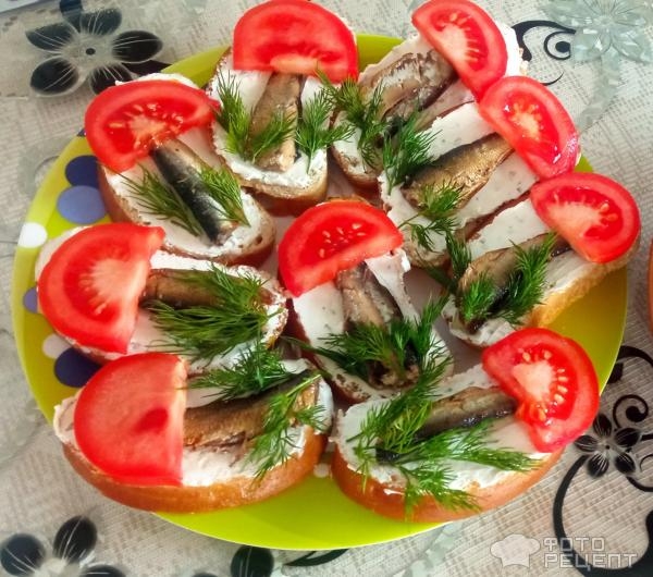 Рецепт: Бутерброды "Грибы" - Со шпротами