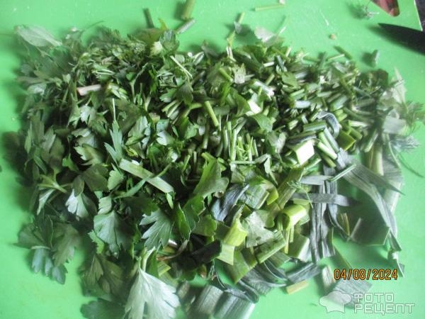 Рецепт: Чесночно-ореховая паста - из зелени чеснока с травами