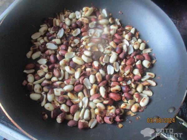 Рецепт: Чесночно-ореховая паста - из зелени чеснока с травами