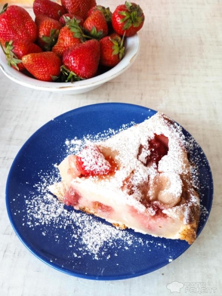 Рецепт: Цветаевский пирог без глютена из кокосовой муки с клубникой - Клубничная нежнятина со сметанной заливкой