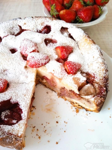 Рецепт: Цветаевский пирог без глютена из кокосовой муки с клубникой - Клубничная нежнятина со сметанной заливкой