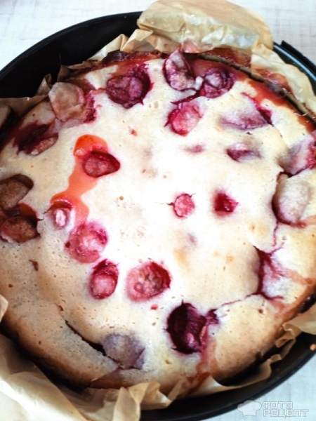 Рецепт: Цветаевский пирог без глютена из кокосовой муки с клубникой - Клубничная нежнятина со сметанной заливкой