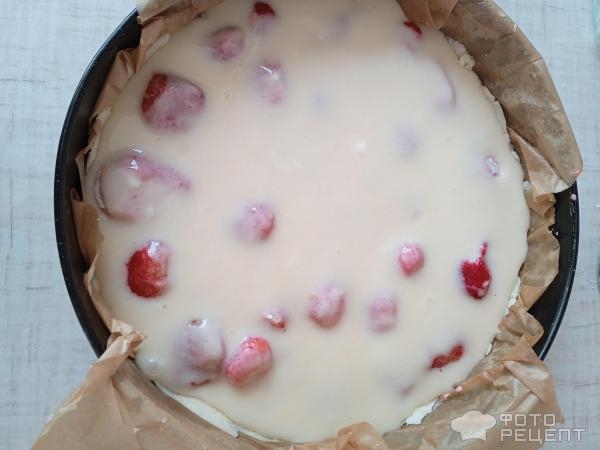 Рецепт: Цветаевский пирог без глютена из кокосовой муки с клубникой - Клубничная нежнятина со сметанной заливкой