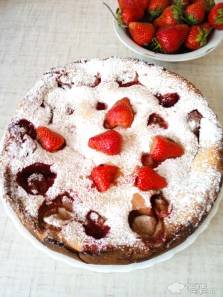 Рецепт: Цветаевский пирог без глютена из кокосовой муки с клубникой - Клубничная нежнятина со сметанной заливкой