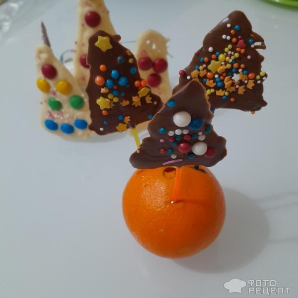 Рецепт: Десерт на Новый год "Шоколадные елочки" - Готовим с детьми. Лёгкие поделки из растопленного шоколада. Весело и вкусно. Рецепт: Десерт на Новый год "Шоколадные елочки" - Готовим с детьми. Лёгкие поделки из растопленного шоколада. Весело и вкусно.