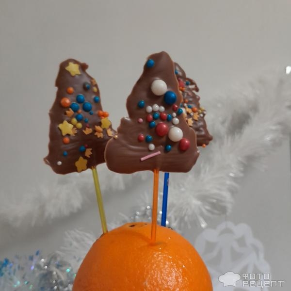 Рецепт: Десерт на Новый год "Шоколадные елочки" - Готовим с детьми. Лёгкие поделки из растопленного шоколада. Весело и вкусно. Рецепт: Десерт на Новый год "Шоколадные елочки" - Готовим с детьми. Лёгкие поделки из растопленного шоколада. Весело и вкусно.