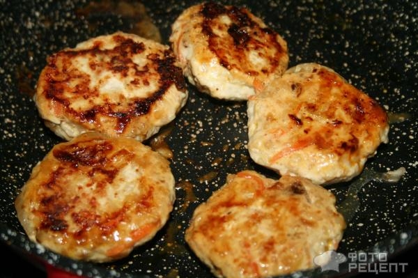 Рецепт: Диетические котлетки из куриного фарша и овощей - Два варианта приготовления Рецепт: Диетические котлетки из куриного фарша и овощей - Два варианта приготовления