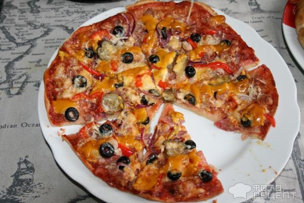 Рецепт: Домашняя пицца на дрожжевом тесте - с горчичным соусом