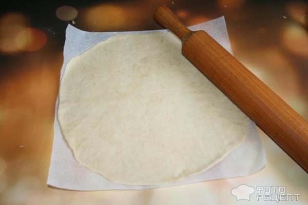 Рецепт: Домашняя пицца на дрожжевом тесте - с горчичным соусом