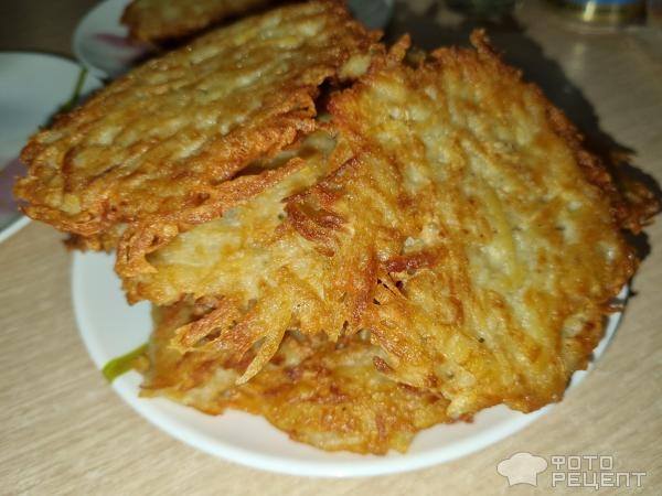 Рецепт: Драники картофельные - В крупную терку, жареные Рецепт: Драники картофельные - В крупную терку, жареные