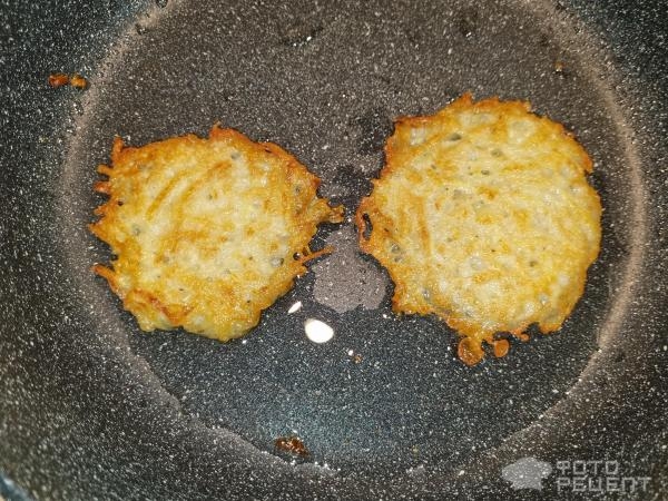 Рецепт: Драники картофельные - В крупную терку, жареные Рецепт: Драники картофельные - В крупную терку, жареные