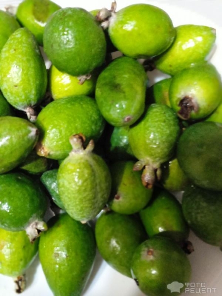 Рецепт: Экзотическое варенье из фейхоа - Сырое варенье с землянично-ананасовым вкусом Рецепт: Экзотическое варенье из фейхоа - Сырое варенье с землянично-ананасовым вкусом