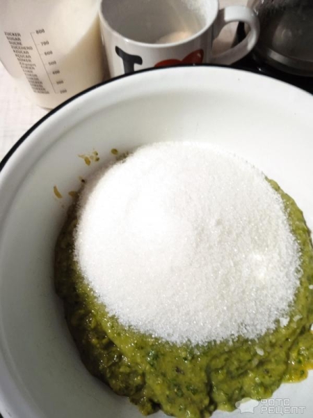 Рецепт: Экзотическое варенье из фейхоа - Сырое варенье с землянично-ананасовым вкусом Рецепт: Экзотическое варенье из фейхоа - Сырое варенье с землянично-ананасовым вкусом