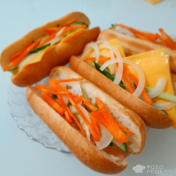 Рецепт: Фастфуд в домашних условиях - Хот-доги с разными начинками
