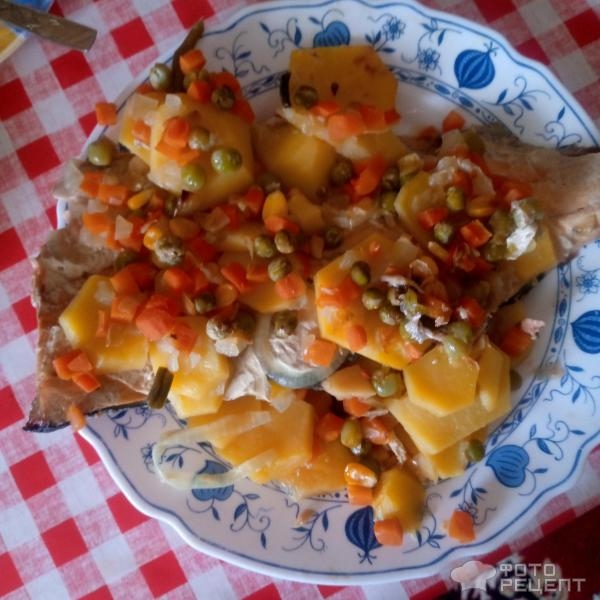 Рецепт: Горбуша, запеченная с овощами - По-домашнему Рецепт: Горбуша, запеченная с овощами - По-домашнему