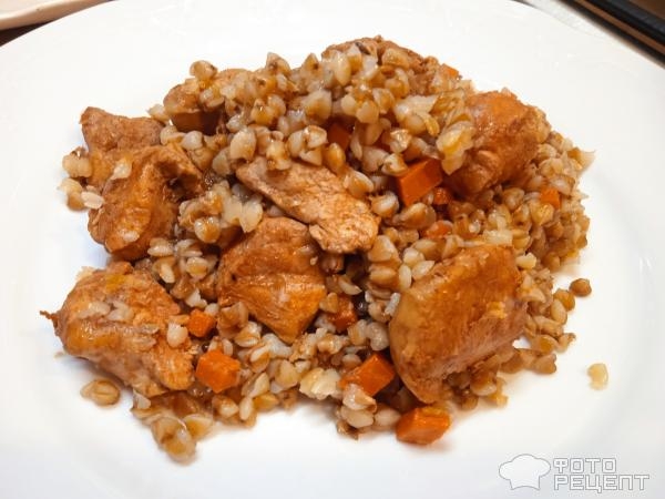 Рецепт: Гречка с курицей в соевом соусе - быстро, по-домашнему, зира, барбарис и копчёная паприка в помощь