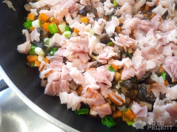 Рецепт: Гречка тушеная с грибами и мясом - с лесными грибами и беконом Рецепт: Гречка тушеная с грибами и мясом - с лесными грибами и беконом