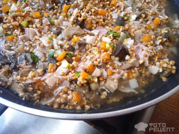 Рецепт: Гречка тушеная с грибами и мясом - с лесными грибами и беконом Рецепт: Гречка тушеная с грибами и мясом - с лесными грибами и беконом