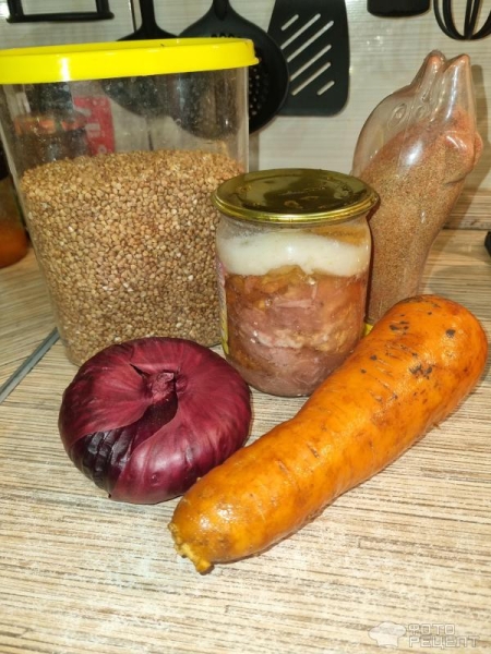 Рецепт: Гречневая каша с домашней тушенкой - Блюдо на скорую руку, но при этом вполне самодостаточное Рецепт: Гречневая каша с домашней тушенкой - Блюдо на скорую руку, но при этом вполне самодостаточное