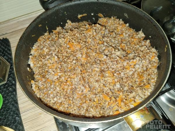 Рецепт: Гречневая каша с домашней тушенкой - Блюдо на скорую руку, но при этом вполне самодостаточное Рецепт: Гречневая каша с домашней тушенкой - Блюдо на скорую руку, но при этом вполне самодостаточное