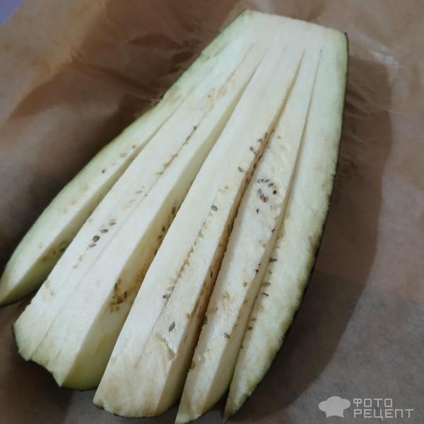 Рецепт: "Хвост павлина" или веер из баклажанов - Запечённые в духовке с сыром под сметанным соусом Рецепт: "Хвост павлина" или веер из баклажанов - Запечённые в духовке с сыром под сметанным соусом