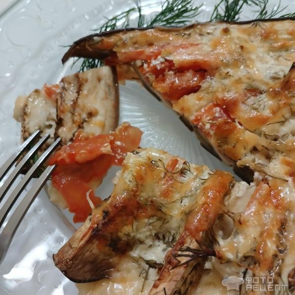 Рецепт: "Хвост павлина" или веер из баклажанов - Запечённые в духовке с сыром под сметанным соусом Рецепт: "Хвост павлина" или веер из баклажанов - Запечённые в духовке с сыром под сметанным соусом