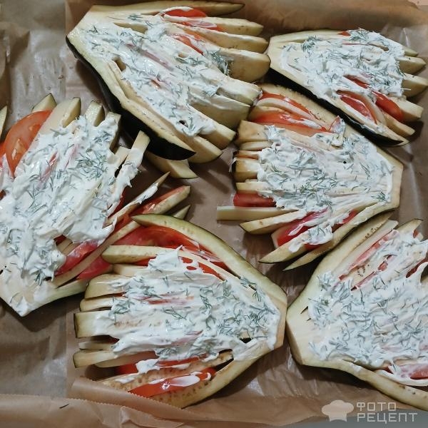 Рецепт: "Хвост павлина" или веер из баклажанов - Запечённые в духовке с сыром под сметанным соусом Рецепт: "Хвост павлина" или веер из баклажанов - Запечённые в духовке с сыром под сметанным соусом