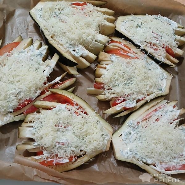 Рецепт: "Хвост павлина" или веер из баклажанов - Запечённые в духовке с сыром под сметанным соусом Рецепт: "Хвост павлина" или веер из баклажанов - Запечённые в духовке с сыром под сметанным соусом