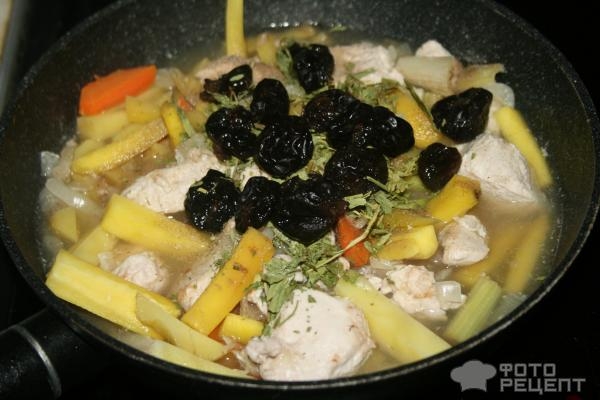 Рецепт: Индейка с овощами - с любистоком