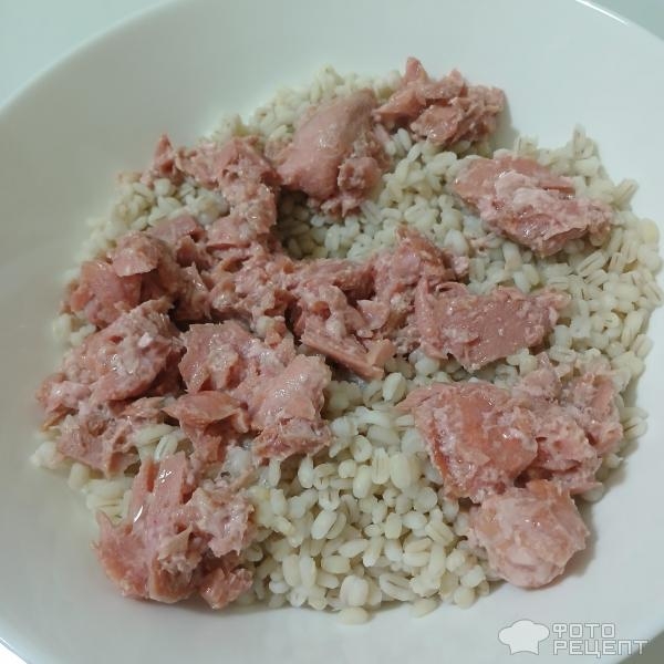 Рецепт: Итальянский салат "по-деревенски" - С перловкой и консервированным тунцом Рецепт: Итальянский салат "по-деревенски" - С перловкой и консервированным тунцом