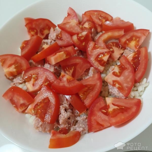 Рецепт: Итальянский салат "по-деревенски" - С перловкой и консервированным тунцом Рецепт: Итальянский салат "по-деревенски" - С перловкой и консервированным тунцом