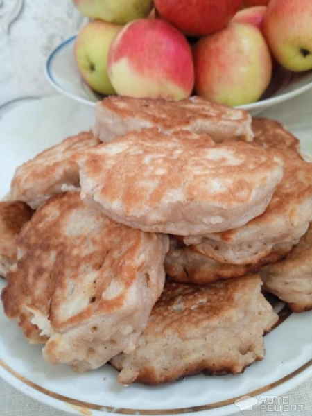 Рецепт: Яблочные оладьи с корицей - Бесподобные яблочные оладушки Рецепт: Яблочные оладьи с корицей - Бесподобные яблочные оладушки