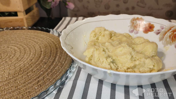 Рецепт: Яблочный пирог с меренгой - и лепестками арахиса