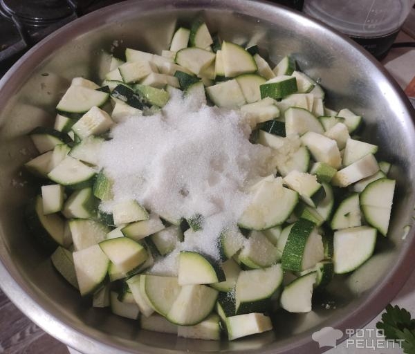 Рецепт: Кабачки на зиму как грибы - Хрустящие! Рецепт: Кабачки на зиму как грибы - Хрустящие!