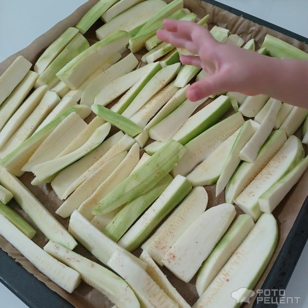 Рецепт: Кабачки в сырной шубке - Кабачки фри, запечённые в духовке с сыром. Рецепт: Кабачки в сырной шубке - Кабачки фри, запечённые в духовке с сыром.