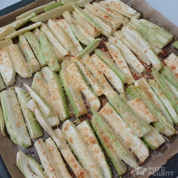 Рецепт: Кабачки в сырной шубке - Кабачки фри, запечённые в духовке с сыром. Рецепт: Кабачки в сырной шубке - Кабачки фри, запечённые в духовке с сыром.