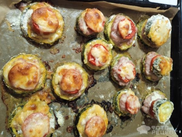 Рецепт: Кабачки запеченные с фаршем и сыром - Праздничные кабачки: вкусно, сытно, бюджетно Рецепт: Кабачки запеченные с фаршем и сыром - Праздничные кабачки: вкусно, сытно, бюджетно