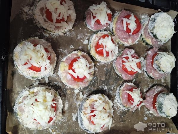 Рецепт: Кабачки запеченные с фаршем и сыром - Праздничные кабачки: вкусно, сытно, бюджетно Рецепт: Кабачки запеченные с фаршем и сыром - Праздничные кабачки: вкусно, сытно, бюджетно